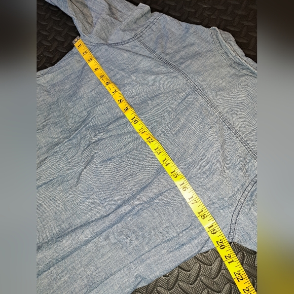Carhartt button up shirt - Picture 8 of 10